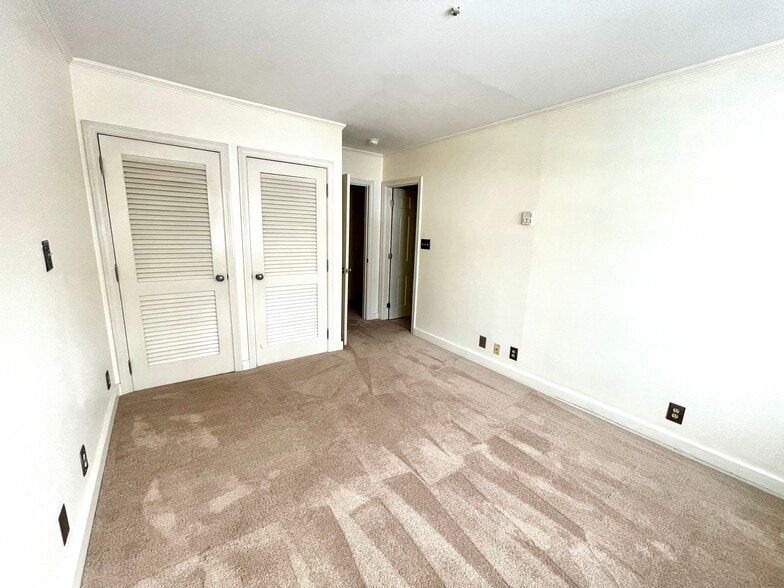 Building Photo - 278 Main St