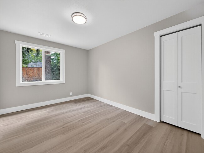 Building Photo - 12529 14th Avenue Northeast