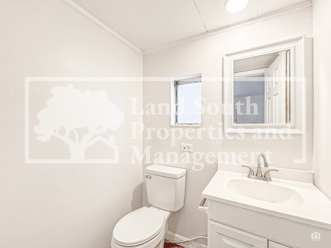 Building Photo - 3311 J Rd