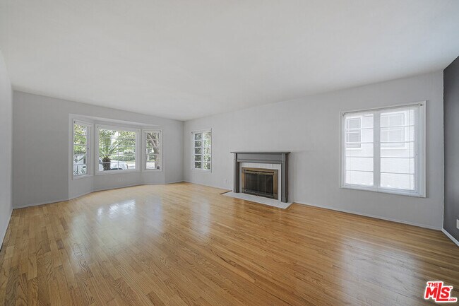 Building Photo - 10374 Ashton Ave