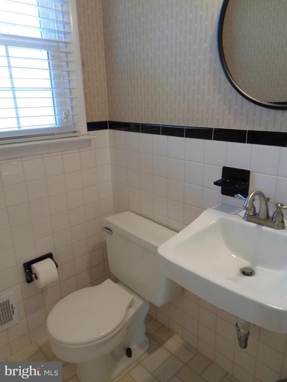 Building Photo - 1620 Trebor Ct