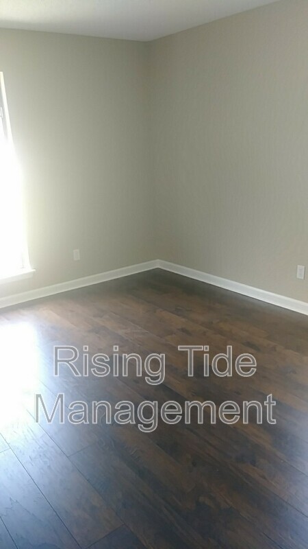 Building Photo - 627 Tambay Dr