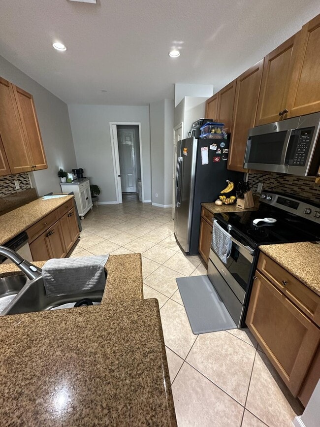 Building Photo - 2125 SW Cape Cod Dr