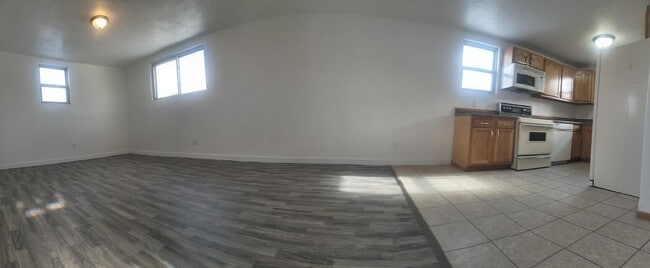 Building Photo - 306 S Main Ave