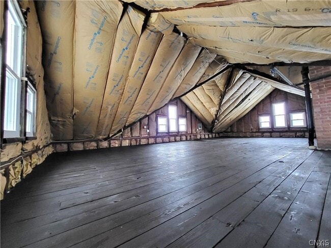 Building Photo - 37 Niagara St
