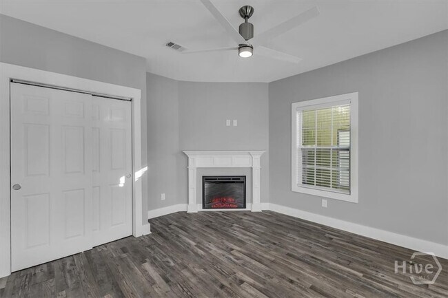 Building Photo - 2706 Hopkins St