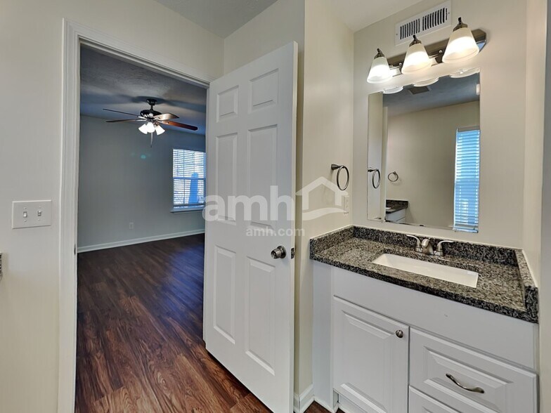 Building Photo - 5112 Greer Station Dr