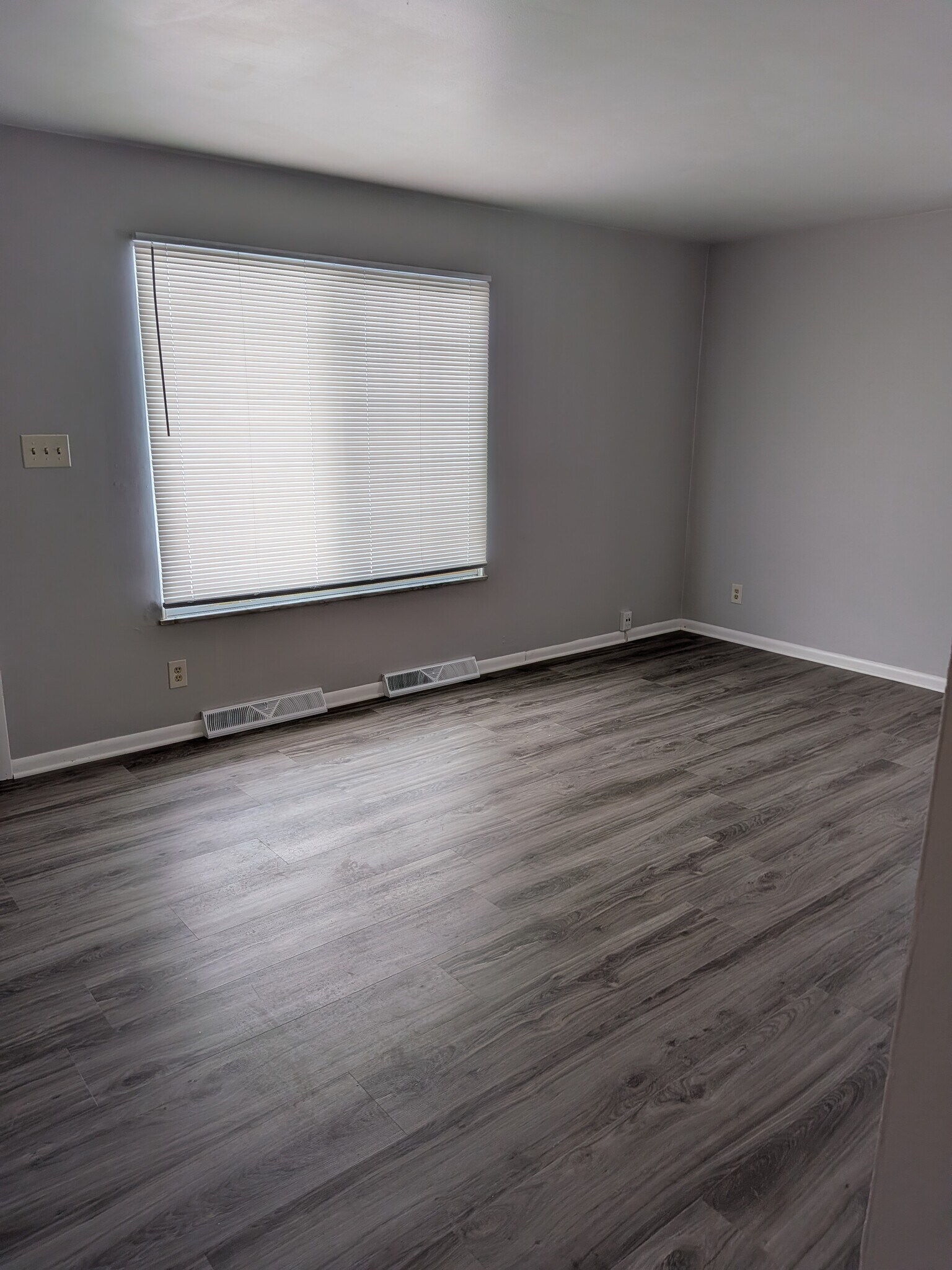 Living Room - 2863 Cedar Hill Rd