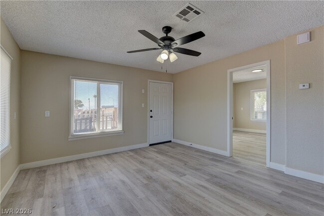 Building Photo - 1940 Merze Ave