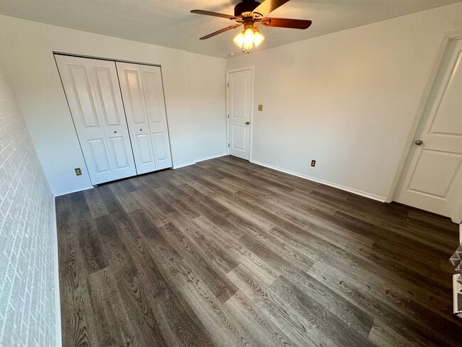 Building Photo - Charming 2 Bed 1.5 Bath in Gibsonia!