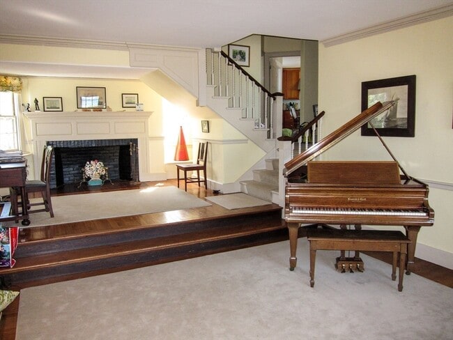 Building Photo - 48 Proctor St