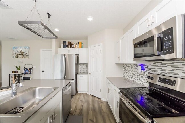 Building Photo - 12767 Mangrove Forest Dr