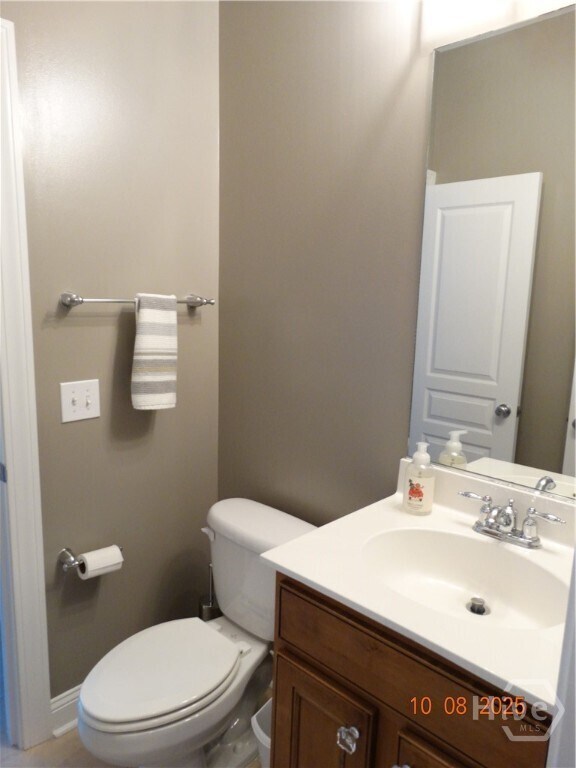 Building Photo - 323 Lakeview Dr