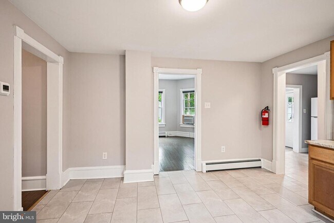 Building Photo - 134 S Main St