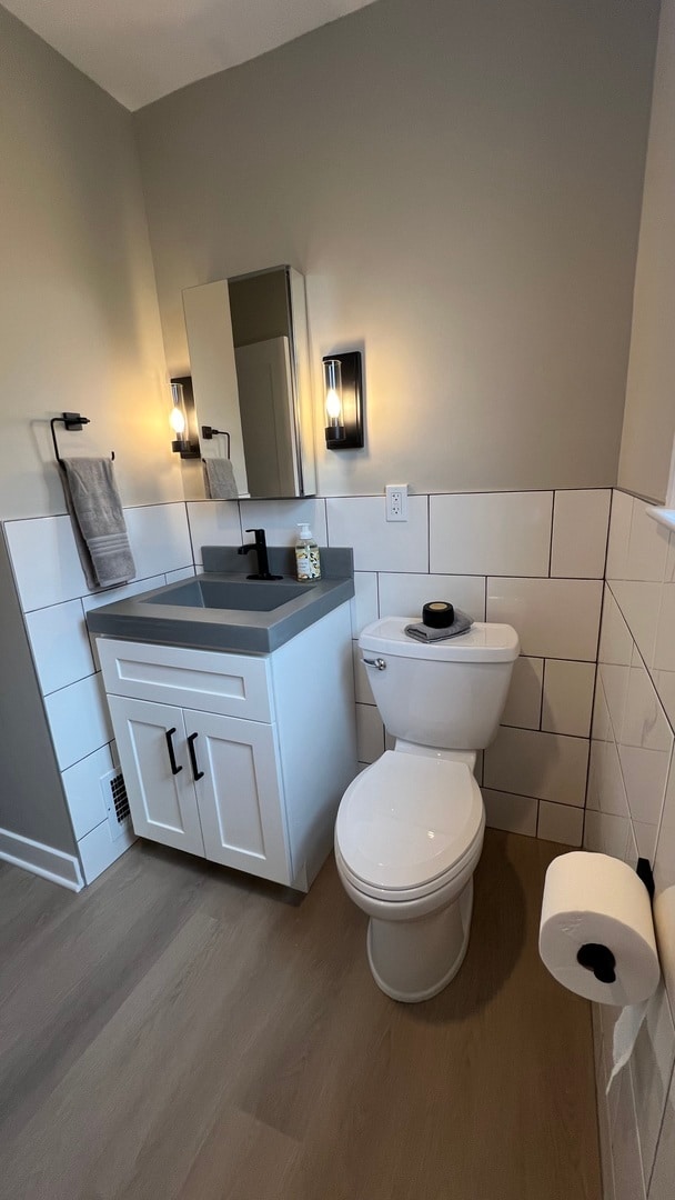 Building Photo - 4835 Hull St