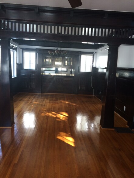 Building Photo - 5702 Carlton Way