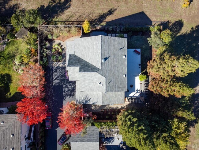 Building Photo - 704 Hunt Ave