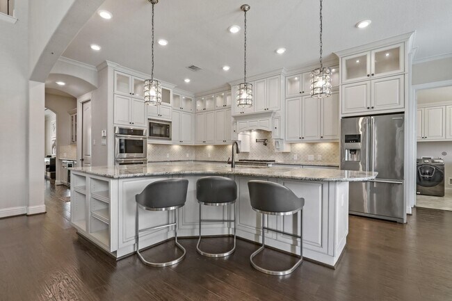 Building Photo - 5730 Balcones Ridge Ln