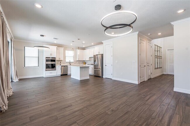 Building Photo - 4470 Gramercy Dr