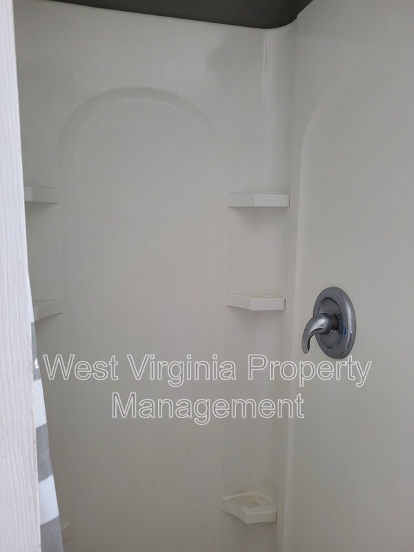 Building Photo - 114 Barber Ln