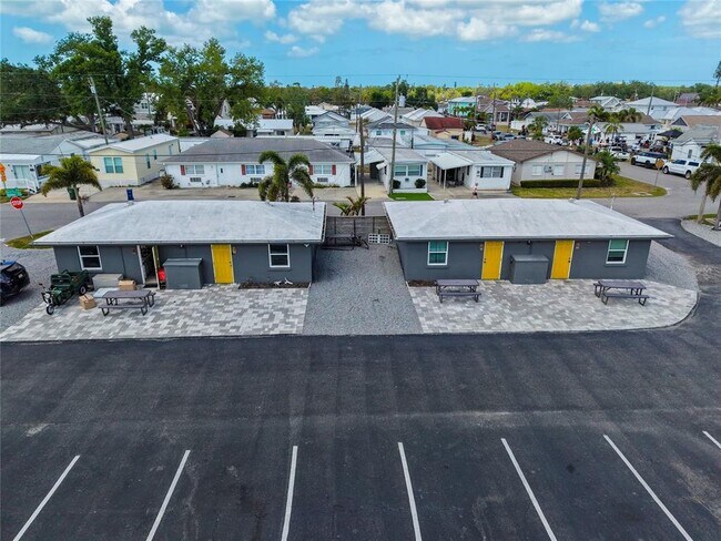 Building Photo - 3412 Clarinda St