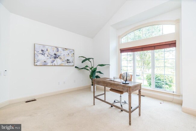 Building Photo - 5812 Hickory Hollow Ln