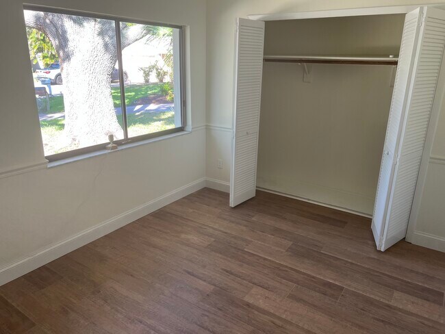 Building Photo - 442 Myrtlewood Rd