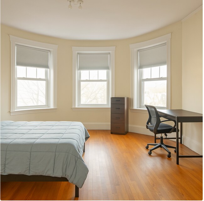 Primary Photo - 1247 Beacon St