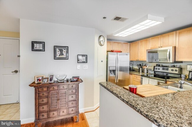 Building Photo - 777 7th St NW