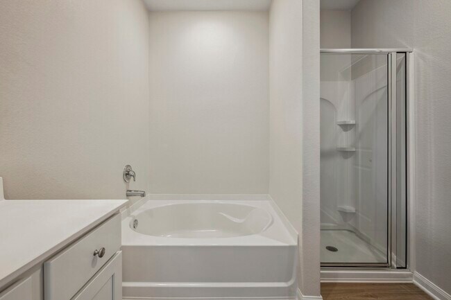 Building Photo - 335 Kingston Wy