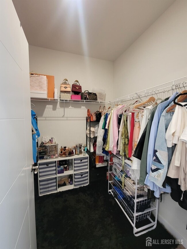 Building Photo - 231 Lorhan Dr