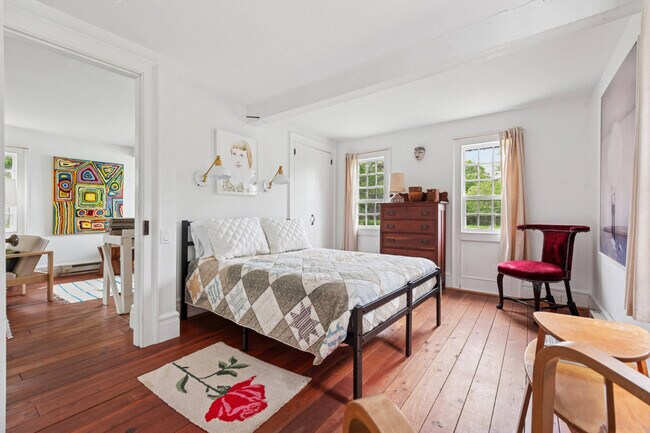 Building Photo - 852 Springs Fireplace Rd