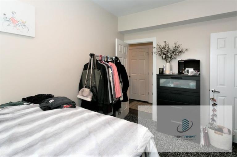 Building Photo - 2230 N Sawyer Ave