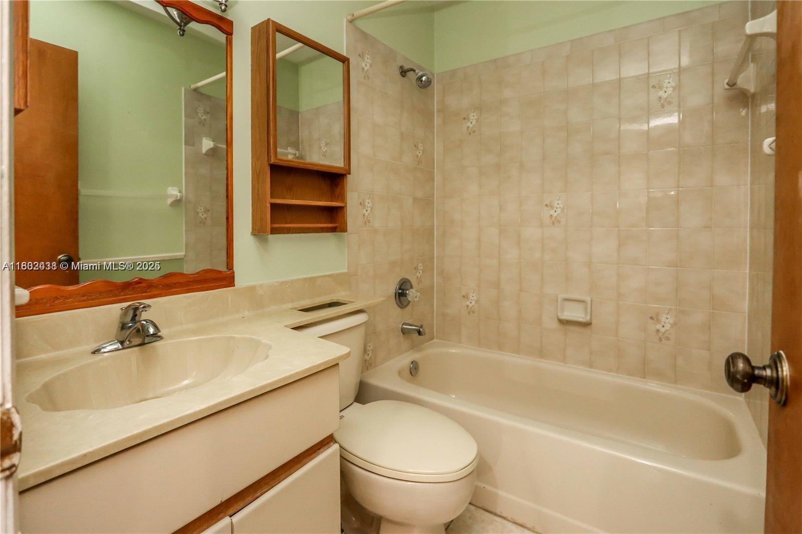 Building Photo - 2500 SW 113th Ct