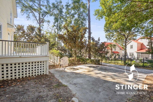 Building Photo - 130 Bartram Dr