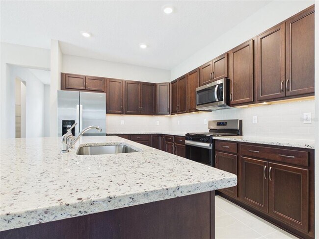 Building Photo - 5717 SW 71st Ct