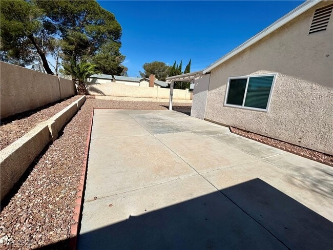 Building Photo - 7319 Clearwater Cir