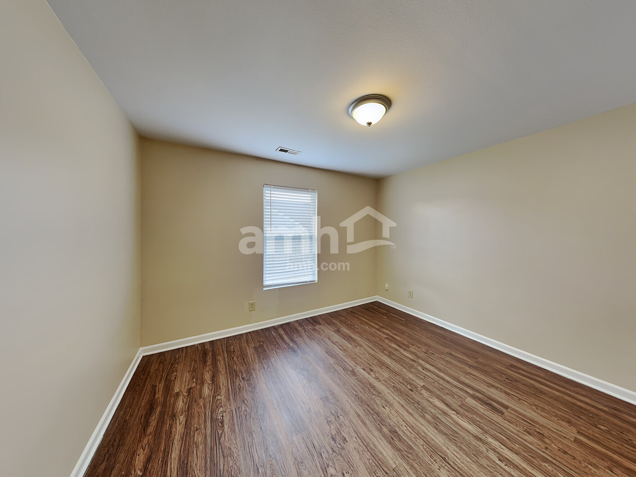 Building Photo - 911 Swearngan Ridge Ct