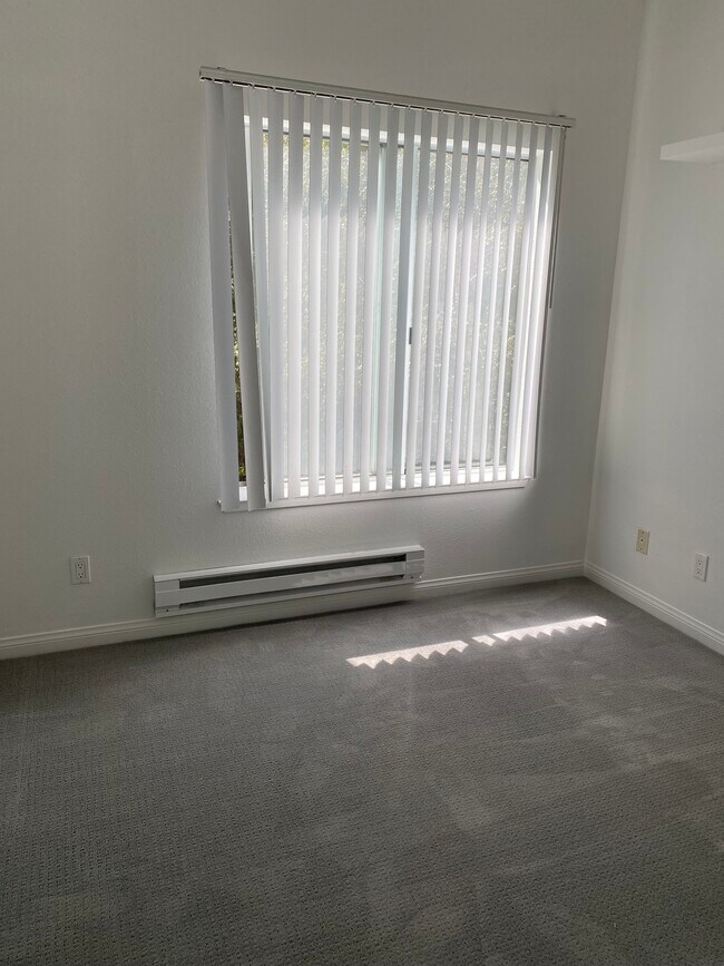 Room # 1 - 2485 Creekside Ct