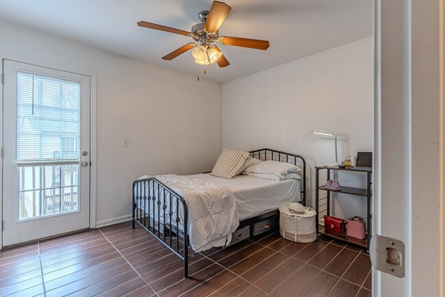 Building Photo - 2 bedroom near ETSU and JCMC