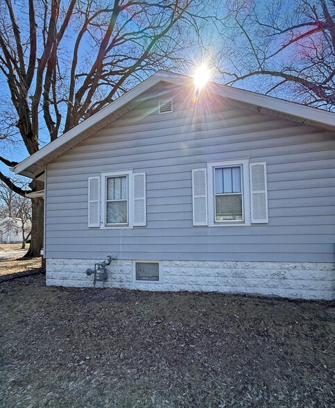 Building Photo - 2017 N Graceland Ave