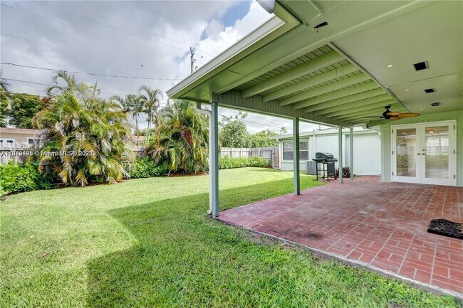 Building Photo - 308 N Crescent Dr