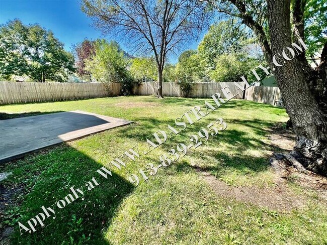 Building Photo - Updated 4 Bed 2.5 Bath in Olathe-Available...