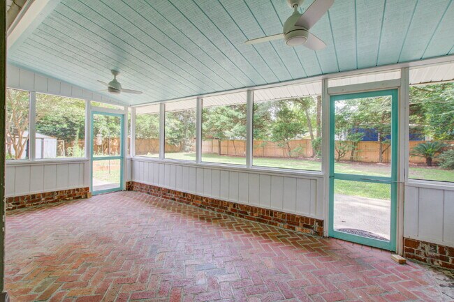 Building Photo - 1307 Bob White Dr