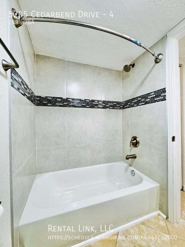 Building Photo - 5205 Cedarbend Dr