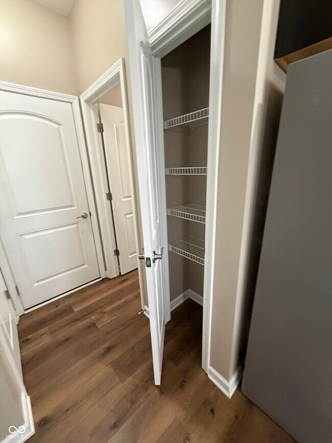 Building Photo - 9660 Angelica Dr