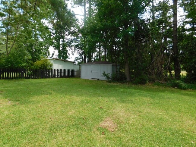 Building Photo - 2905 Mandy Ln