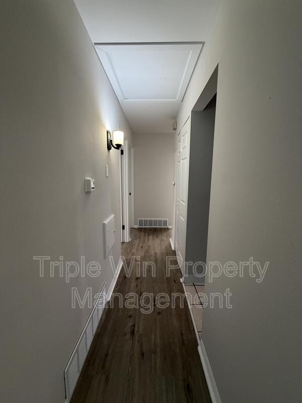 Building Photo - 10805 Landseer Dr