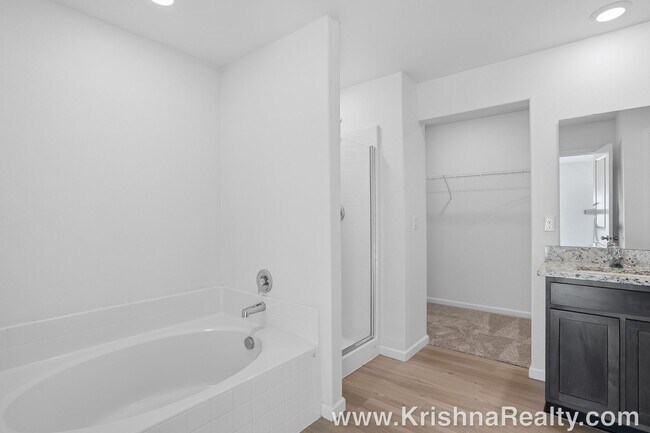 Building Photo - Lovely 5 BD | 3 BA | Loft | Main-Level Suite | 2,376 SF | Corner Lot | Riverside Estates