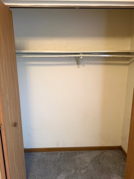 Building Photo - 452 Sunset Dr